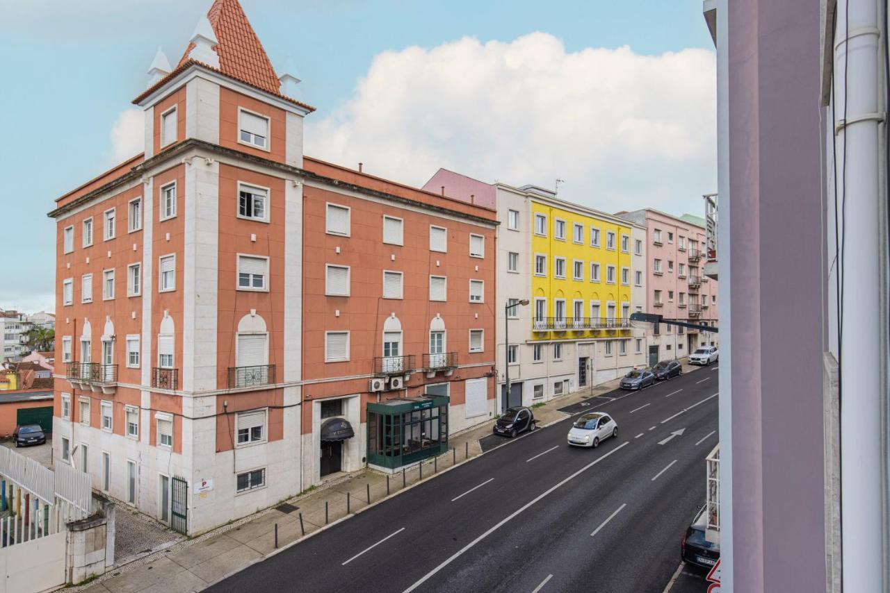 Magnificent 4Bdr Apartment In Lisbon By Lovelystay Exterior foto