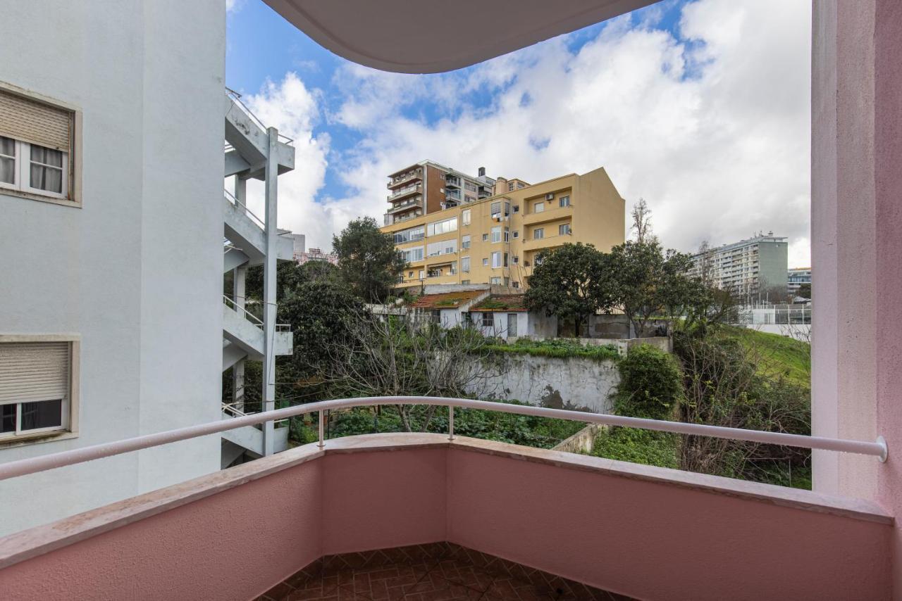 Magnificent 4Bdr Apartment In Lisbon By Lovelystay Exterior foto